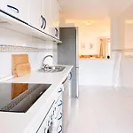 Daire Costa Del Sol Apt, Pool & Terrace & Walk