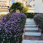Costa Del Sol Apt, Pool & Terrace & Walk Daire *