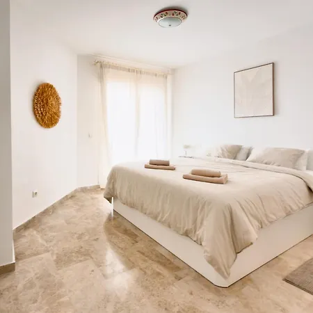 Costa Del Sol Apt, Pool & Terrace & Walk Sitio de Calahonda